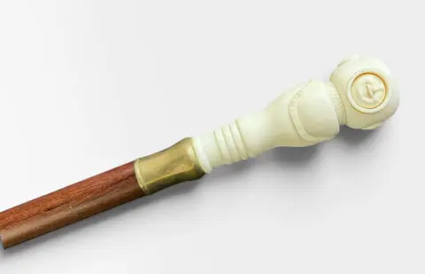 Antique Carved Bone Deep Sea Diver Folk Art Walking Stick Cane, photo 1 of 7