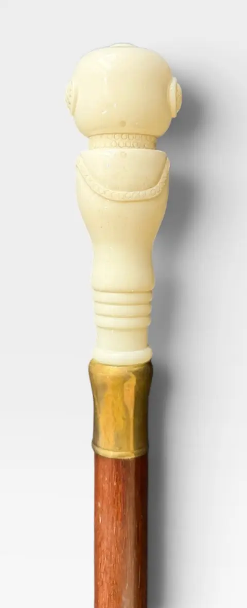 Antique Carved Bone Deep Sea Diver Folk Art Walking Stick Cane, photo 4 of 7