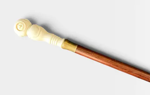 Antique Carved Bone Deep Sea Diver Folk Art Walking Stick Cane, photo 6 of 7