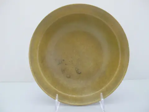 Antique Chinese Celadon Tang Dynasty Yue Ware Style Rimmed Bowl, photo 1 of 8