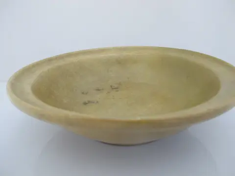Antique Chinese Celadon Tang Dynasty Yue Ware Style Rimmed Bowl, photo 3 of 8