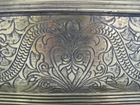 Antique Maranao Philippines Large Brass Ornate Scroll Betel Nut Tobacco Box, photo 2 of 11