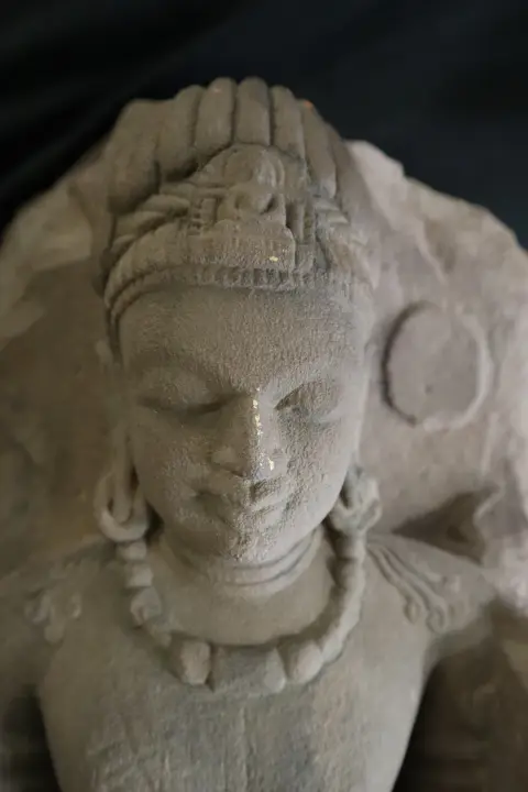 Antique Sandstone Bodhisattva Statue, photo 7 of 9