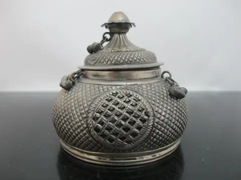 Antique Southeast Asian Silver Betel Nut Censer Box or Incense Burner, photo 3 of 12