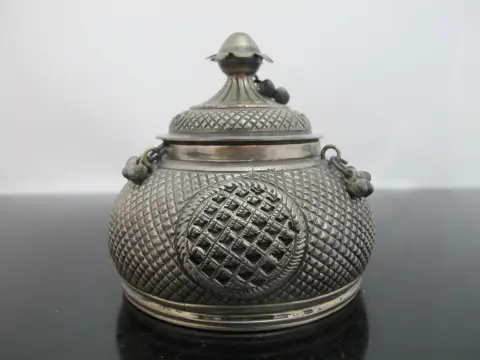 Antique Southeast Asian Silver Betel Nut Censer Box or Incense Burner, photo 4 of 12