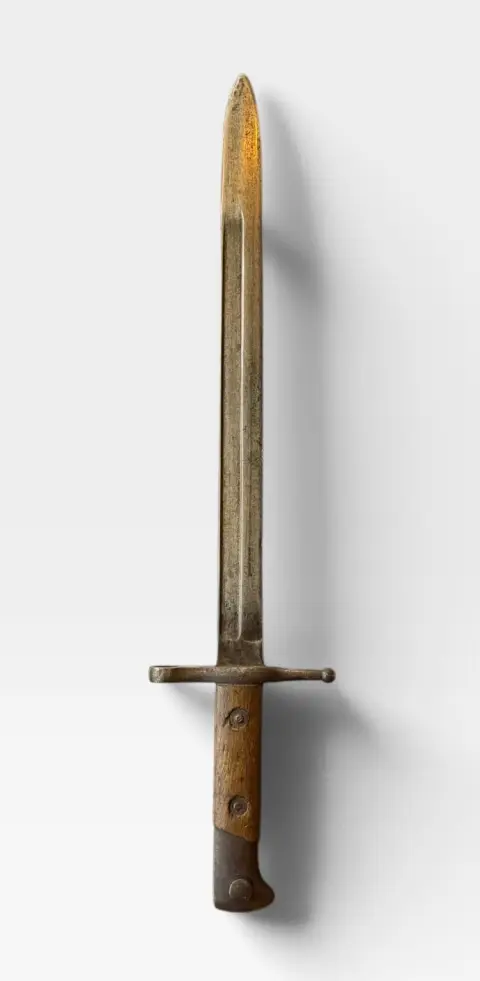 Auth. Original WW2 Italian Army Model 1891 Carcano Bayonet & Leather Scabbard, photo 2 of 12