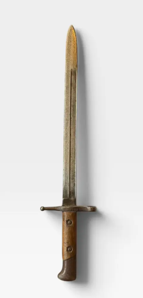 Auth. Original WW2 Italian Army Model 1891 Carcano Bayonet & Leather Scabbard, photo 3 of 12