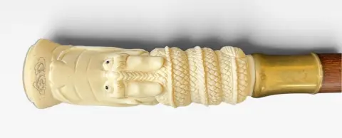 Carved Bone Chinese Dragon W/ Compass In Mouth Walking Stick Cane, photo 5 of 6