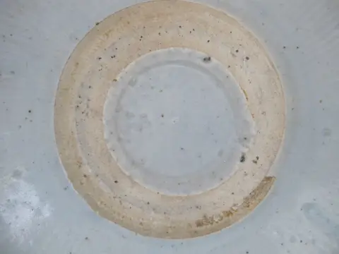 Chinese East Asian Song or Yuan Style Celadon Glaze Shallow Earthenware Bowl, photo 2 of 9