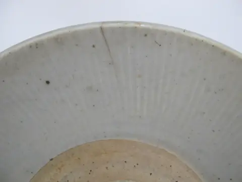Chinese East Asian Song or Yuan Style Celadon Glaze Shallow Earthenware Bowl, photo 3 of 9