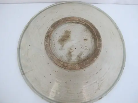 Chinese East Asian Song or Yuan Style Celadon Glaze Shallow Earthenware Bowl, photo 8 of 9