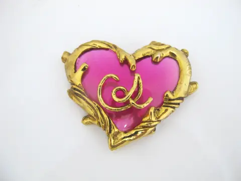 Christian LaCroix Paris Pink Heart Gold Tone Brooch Pin in C'est La Vie Box, photo 2 of 11