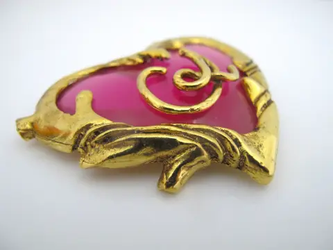 Christian LaCroix Paris Pink Heart Gold Tone Brooch Pin in C'est La Vie Box, photo 3 of 11