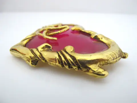 Christian LaCroix Paris Pink Heart Gold Tone Brooch Pin in C'est La Vie Box, photo 4 of 11