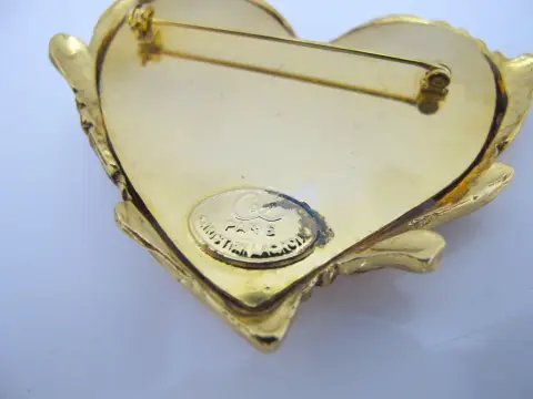 Christian LaCroix Paris Pink Heart Gold Tone Brooch Pin in C'est La Vie Box, photo 7 of 11