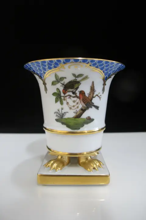 Herend Hungary Rothschild Porcelain Bird & Insect Blue Scale Claw Footed Vase, photo 1 of 9