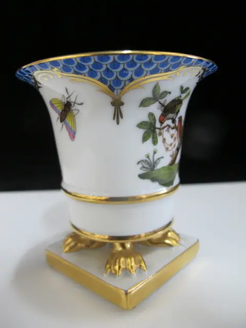 Herend Hungary Rothschild Porcelain Bird & Insect Blue Scale Claw Footed Vase, photo 4 of 9