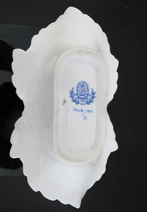 Herend Porcelain Queen Victorian Gold Trim Trinket Leaf Dish Tray, photo 11 of 11