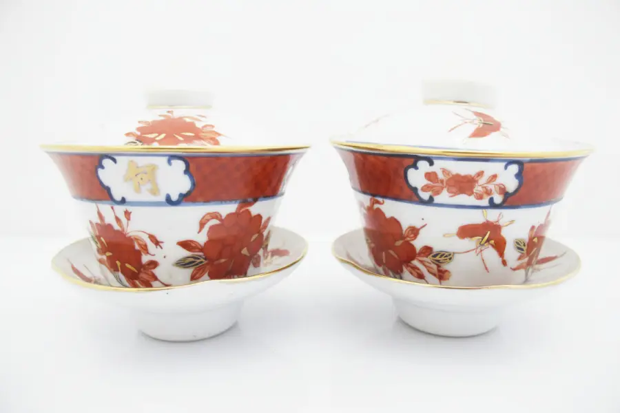 Japanese IMARI Porcelain BUTTERFLY & FLOWER Gold Lidded Tea Bowl Saucer Pair