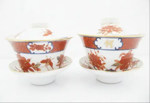Japanese Imari Porcelain Butterfly & Flower Gold Lidded Tea Bowl Saucer Pair, photo 2 of 12