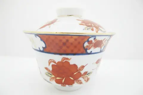 Japanese Imari Porcelain Butterfly & Flower Gold Lidded Tea Bowl Saucer Pair, photo 11 of 12