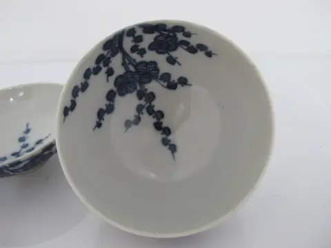 Japanese Sometsuke Blue Porcelain Soup or Rice Bowl With Lid, photo 6 of 11