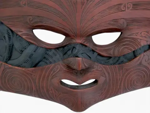 John Collins Maori New Zealand Ta Moko Carved Wood Whaikairo Rakau Mask, photo 2 of 12
