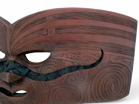 John Collins Maori New Zealand Ta Moko Carved Wood Whaikairo Rakau Mask, photo 4 of 12