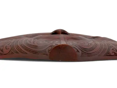 John Collins Maori New Zealand Ta Moko Carved Wood Whaikairo Rakau Mask, photo 9 of 12