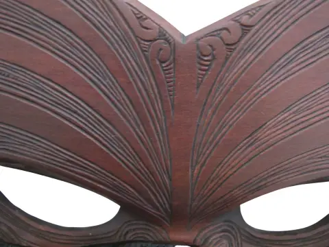 John Collins Maori New Zealand Ta Moko Carved Wood Whaikairo Rakau Mask, photo 12 of 12