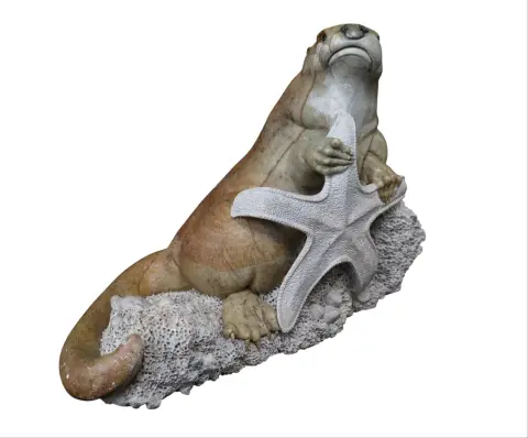 Kevin Peters "Get Your Own Starfish" Brazilian Soapstone Sea Otter Sculpture, photo 2 of 12