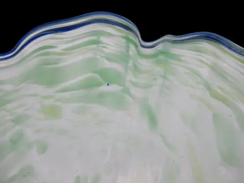Large Seaform Blue Green Ruffled Pilchuck Studio Hand Blown Art Glass Bowl, photo 10 of 12