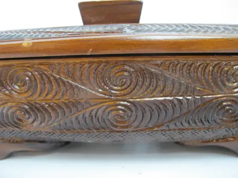 Maori New Zealand Carved Wood Oval Lidded Treasure Box With Abalone Shell, photo 3 of 12