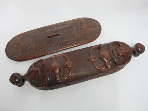 Maori New Zealand Carved Wood Oval Lidded Treasure Box With Abalone Shell, photo 9 of 12