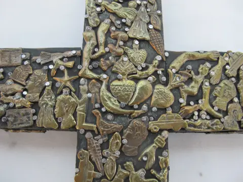 Milagros Nailed Brass Charms Mexico Folk Art Wall Hanging Cross, photo 7 of 8
