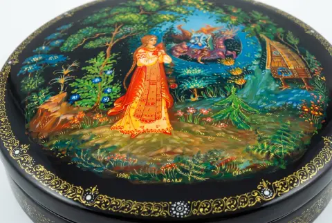 Russian Fairy Tale Dead Princess & 7 Bogatyrs Hand Painted Lacquer Box, photo 3 of 10