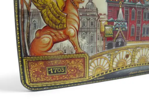 Russian Saint Petersburg Historical Span Scenic Hand Painted Lacquer Box, photo 3 of 11