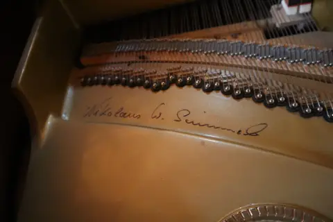 Schimmel Konzert K175 Tradition Mahogany Grand Piano W/ PianoDisc System, photo 8 of 12