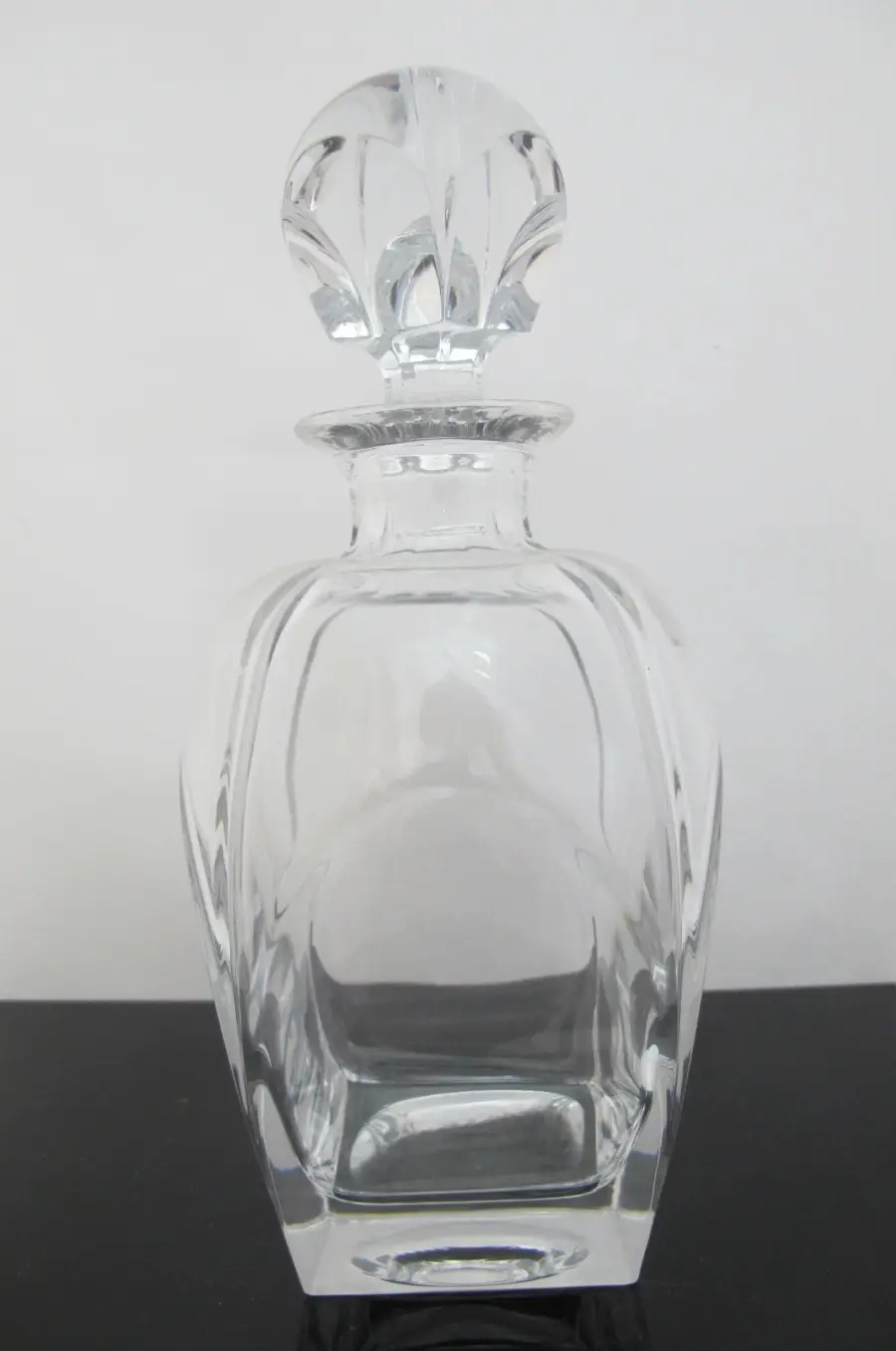 SHANNON Designs of Ireland Irish Crystal Spirits Liquor 10" DECANTER