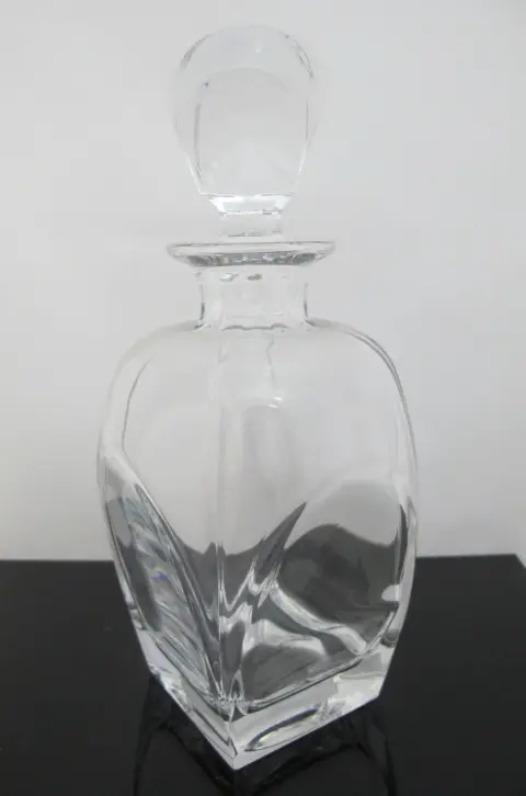 Shannon Designs of Ireland Irish Crystal Spirits Liquor 10" Decanter, photo 2 of 10
