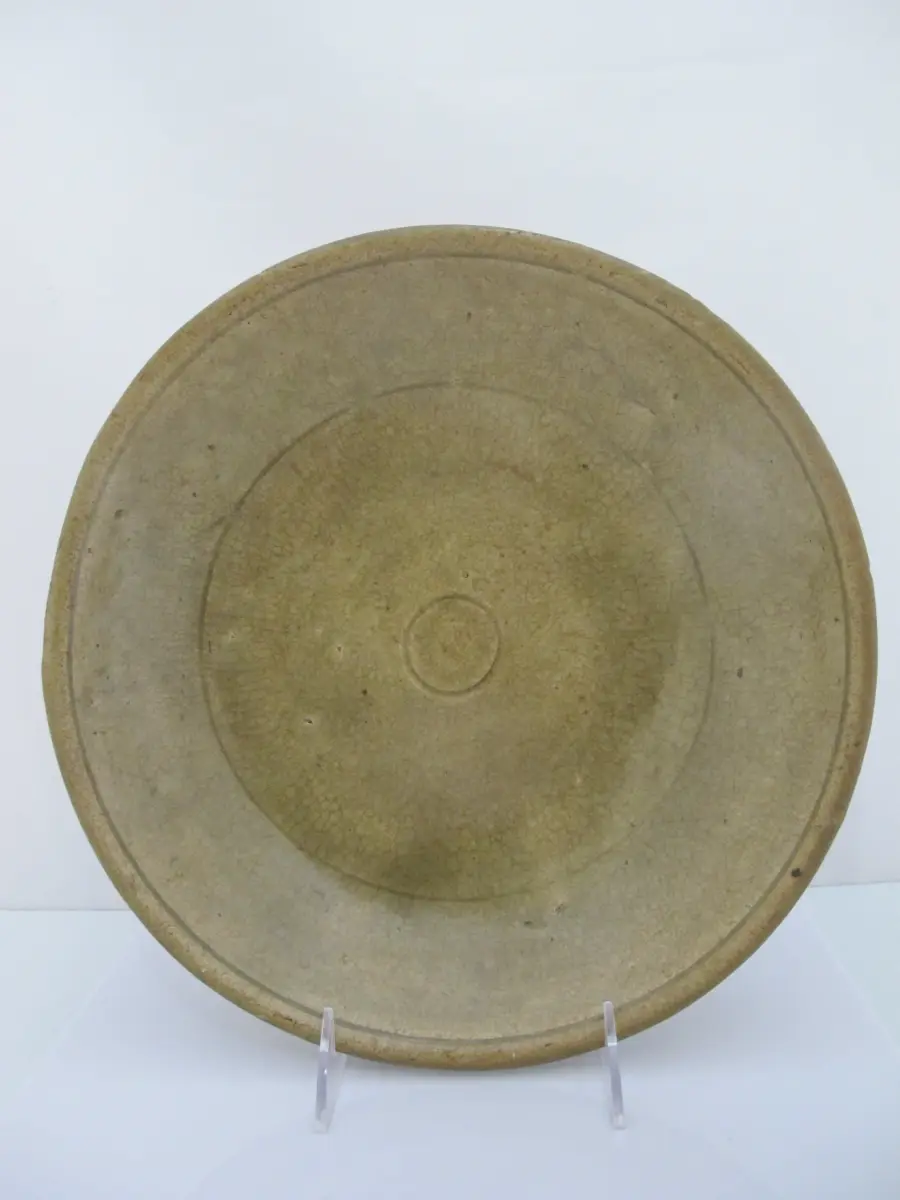 Southeast Asian SAWANKHALOK Style CELADON Olive Green Glaze Concentric Ring Bowl