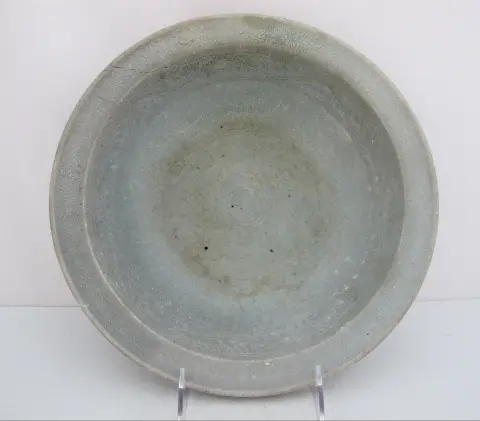 Southeast Asian Thai Sawankhalok Sukhothai Style Celadon Stoneware Pottery Bowl, photo 1 of 11
