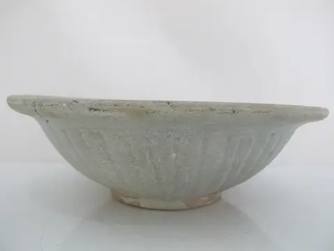 Southeast Asian Thai Sawankhalok Sukhothai Style Celadon Stoneware Pottery Bowl, photo 7 of 11