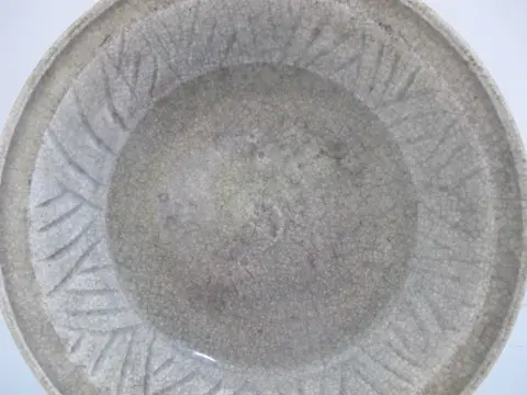 Thai Southeast Asian Sawankhalok Sukhothai Style Celadon Crackle Pottery Bowl, photo 4 of 11