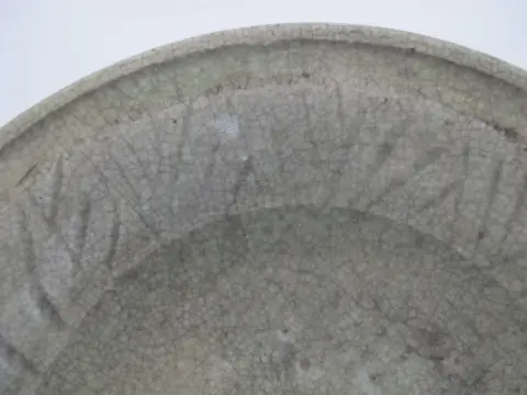 Thai Southeast Asian Sawankhalok Sukhothai Style Celadon Crackle Pottery Bowl, photo 5 of 11