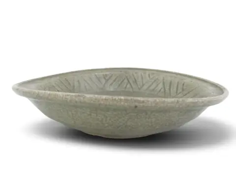 Thai Southeast Asian Sawankhalok Sukhothai Style Celadon Crackle Pottery Bowl, photo 9 of 11