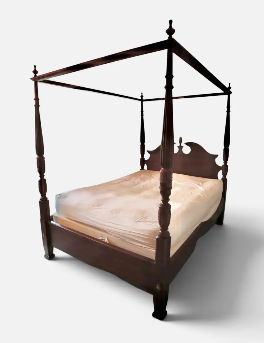 Traditional Queen Size Wooden Four Poster Canopy Pediment Rice Bedframe