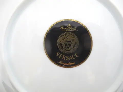 Versace Rosenthal Marqueterie Black 24k Gold Baroque 8 3/4" Salad Plate, photo 5 of 6