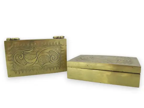 Vintage Betel Nut Engraved Scroll Brass Philippines Snuff Box Pair, photo 1 of 12