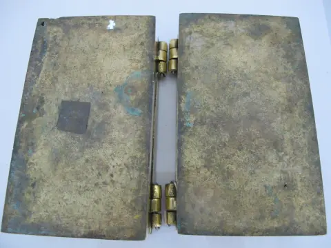 Vintage Betel Nut Engraved Scroll Brass Philippines Snuff Box Pair, photo 11 of 12